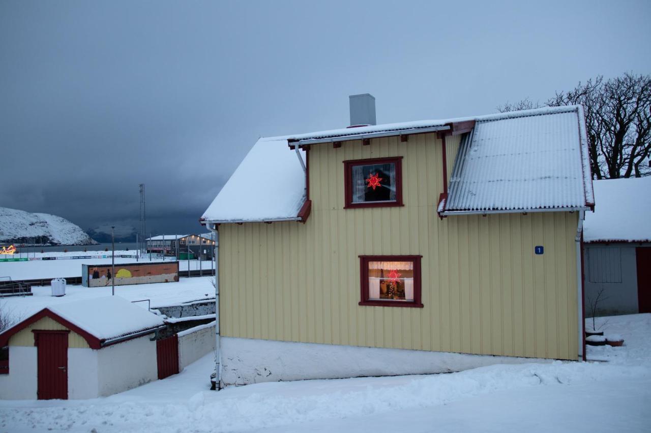 Вилла Cosy Old House Vagar Next To Mykines Сёрвагур Экстерьер фото